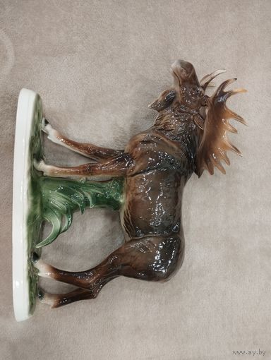 Большая статуя - Лось Альцес-Альцес, Sitzensdorf, Германия