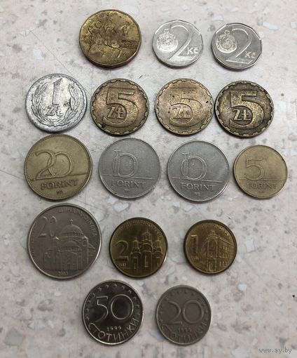 Польша 5 злотых: 1984, 1985, 1987; 1 злотый: 1976; Чехия 2 кроны: 1998, 2009; 20 крон 2012; Венгрия форинты: 5 2001, 10 1994, 1995, 20 1995; Сербия динары: 20, 2, 1; Болгария стотинки: 50, 20
