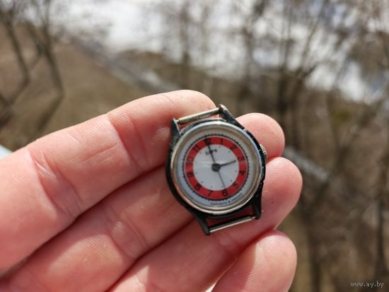 Часы Луч. На ходу.