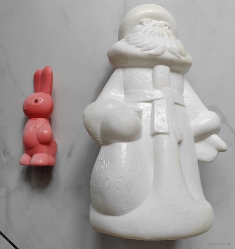 Игрушки пластиковые. Дед мороз. Заяц. СССР.