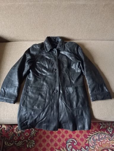 - КУРТКА-ПОЛЬТО Женское Натуральная мягкая кожа 48-50 р-р б/у