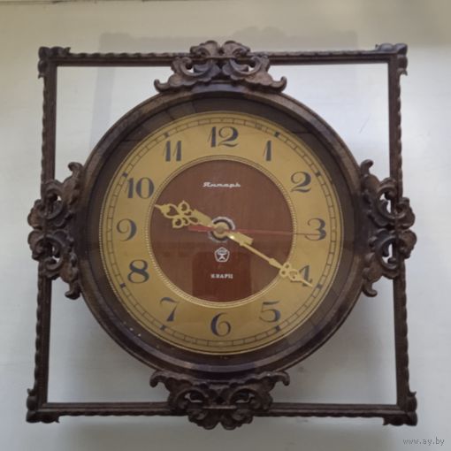 Часы Янтарь.