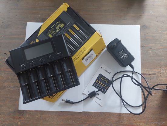 Зарядное устройство liitokala lii-S6, в отличном состоянии, почти не пользовался, было резервным, все слоты работают, ремонтов небыло, приятный экран. блок питания родной, 12v 3a.