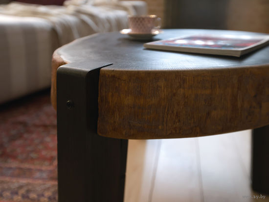 Стол дубовый из слэба, журнальный