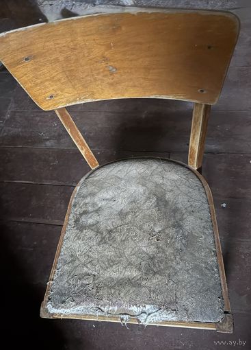 Стулья советские полужесткие , 2 штуки , крепкие