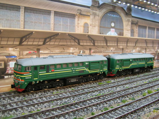 Локомотив 2М62 БЧ (перекрашен, стенд) PIKO . Масштаб НО-1:87.