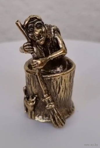 Статуэтка Баба Яга в ступе Бронза