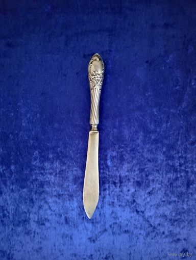 Серебряный нож, интересной формы, для масла, Россия. Серебро 84-ка..