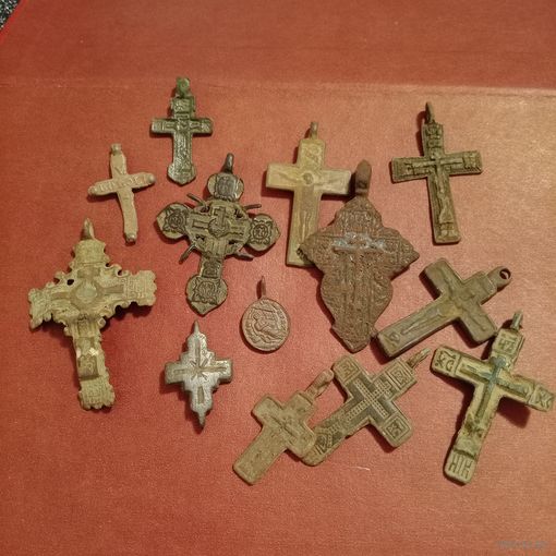 Большой лот крестиков 12 штук плюс образок католический в сохране