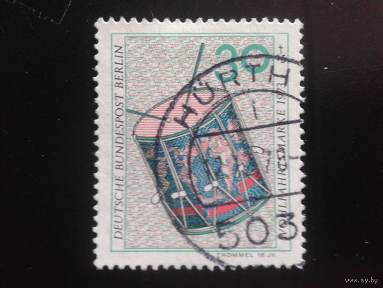 Берлин 1973 барабан 16 век Михель-1,0 евро гаш.