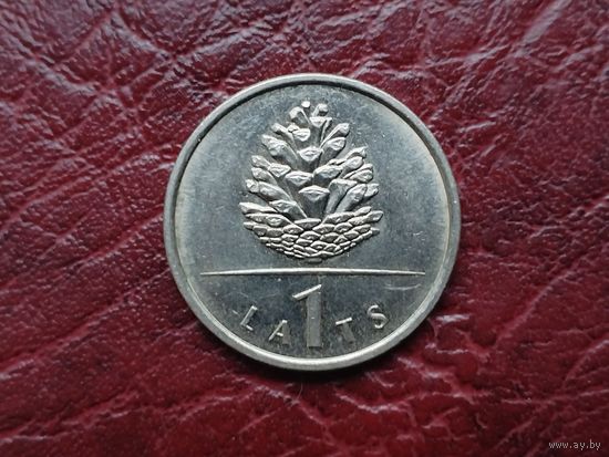1 лат Латвия 2006 г. Шишка.