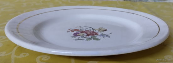 Тарелка-1 эпохи СССР. Будянский фаянсовый завод - Серп и Молот (Буды), 1967-1991 гг