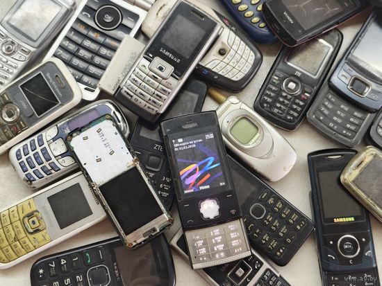 Лот старых мобильных телефонов в работу. С 1 рубля!