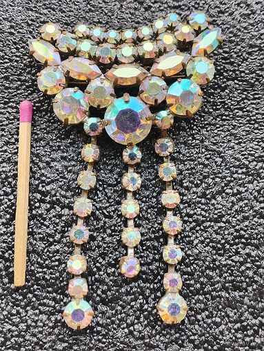 Брошь винтажная ЧССР. "Аврора Бореалис" с тремя подвесками