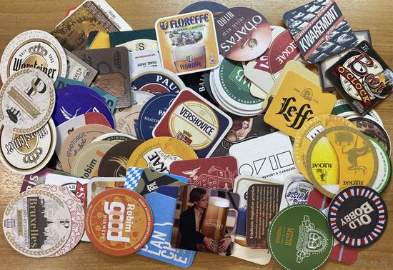 Подставки под пиво, 100 штук без повторов одним лотом. Торг уместен