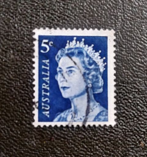 Марка Австралия 1967 год Королева