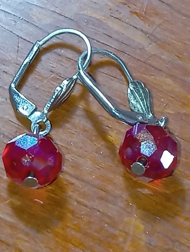 Серьги с камнем .