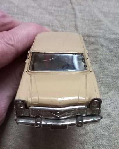 Модель 1/43 Чайка Газ-13 сделано в СССР