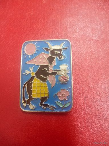 Значок. Корова. Мультфильм.