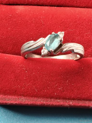 Серебряное кольцо с топазом