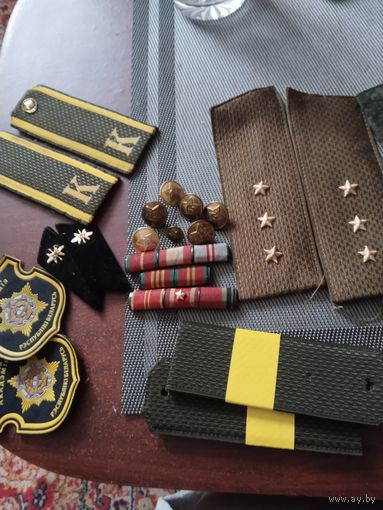 Погоны, шеврон и др.