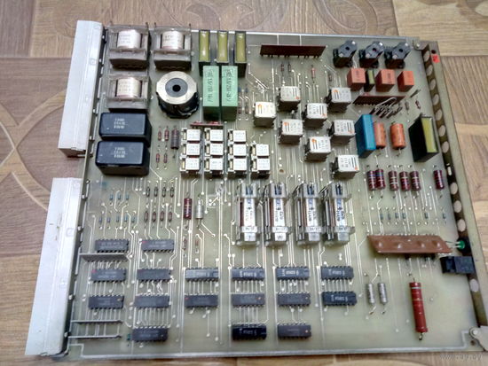 Плата с деталями