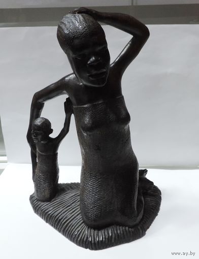 Статуэтка африканская. Высота 25.5 см. Чёрное дерево.