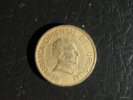 Уругвай 1 песо, 1998. С 20 копеек. Распродажа коллекции. Смотрите другие лоты.