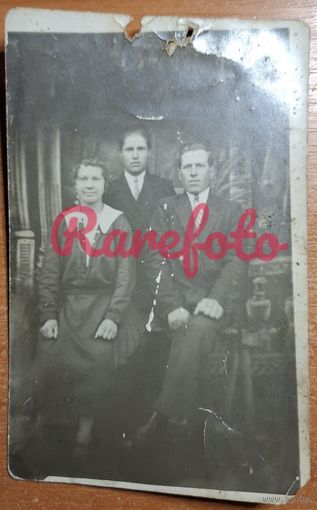 1920-е Открыточный формат студийное фото семья ретро типажи