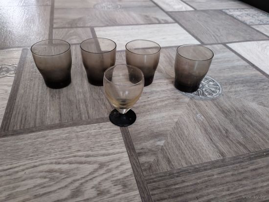 Рюмки Неман дымчатое стекло СССР