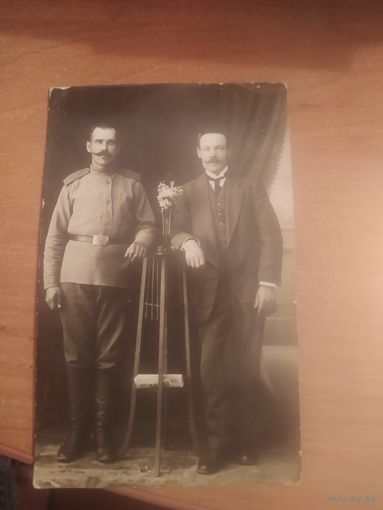 Фото 2-х братьев, солдата и гражданского.