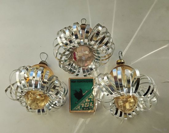 Ёлочные игрушки. ( 3 шт ).
