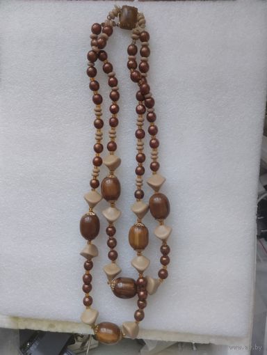 Бусы камень старые.