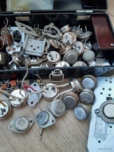 Транзисторы КТ818г и 819г