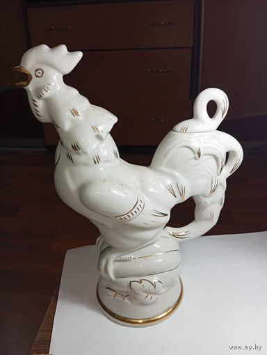 Винтажный фарфоровый графин-штоф  Петух , изготовленный на Городницком фарфоровом заводе (ГФЗ) в период 1960–1970-х годов.