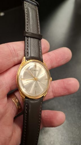 С 1 рубля 5 дней! Редкие часы Ракета типа Рекорд Ау20 костюмник тонкие. Идут. После полного обслуживания.Состояние на фото.