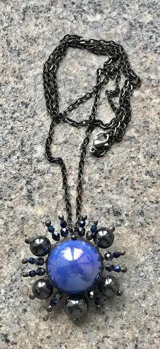 Кулон на цепочке. Колье