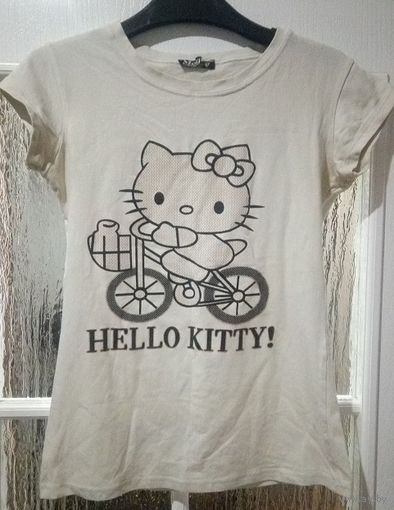 Майки в отличном состоянии, р-р 46-48, любая всего 8руб.