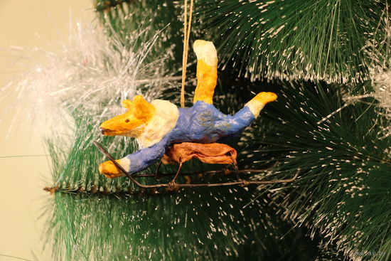 Ёлочная игрушка папье-маше, "Лиса на санках".