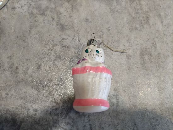 Елочная игрушка Кот в корзинке