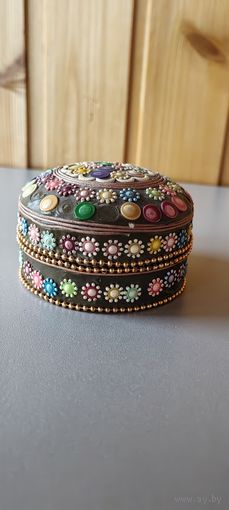 Шкатулка металлическая