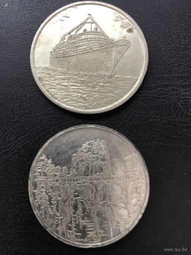 Медали цена за две.