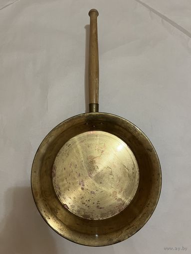 Латунный таз с ручкой Кольчугино. Клеймо с глухарем. Верх 35 см. низ 27 см. Высота 8,5 см.