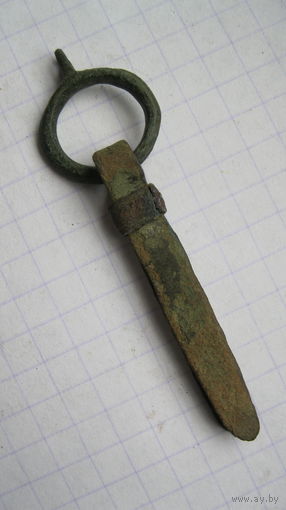 Привеска старинная, пинцет. Бронза, литье.