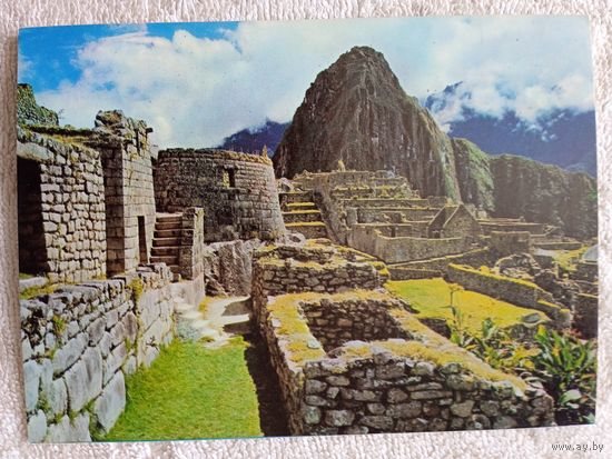 Перу, панорамный вид на руины Мачупикчу. Гранитный город обнаружен в 1911 г.
