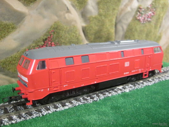 Локомотив BR-215 ROCO.Масштаб НО-1:87.