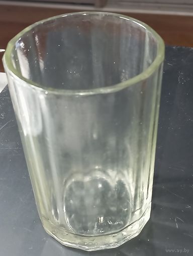 Граненый стакан 14 граней , клеймо СРЗ .