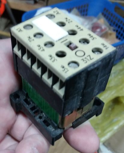 Контакторное реле вспомогательное 3TJ1001-0BB4 (Siemens, Germany)