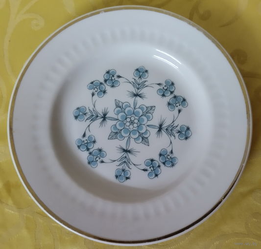 Блюдце эпохи СССР. Минский фарфоро-фаянсовый завод (Минск), 1968-1983 гг