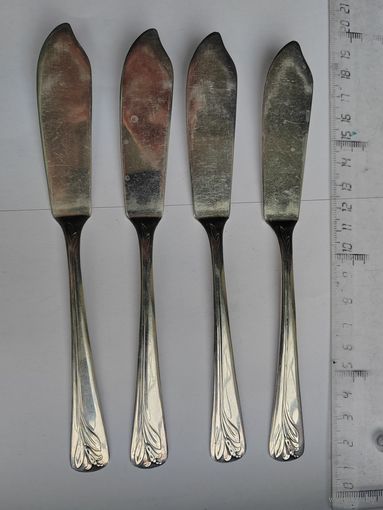 Ножи для масла.